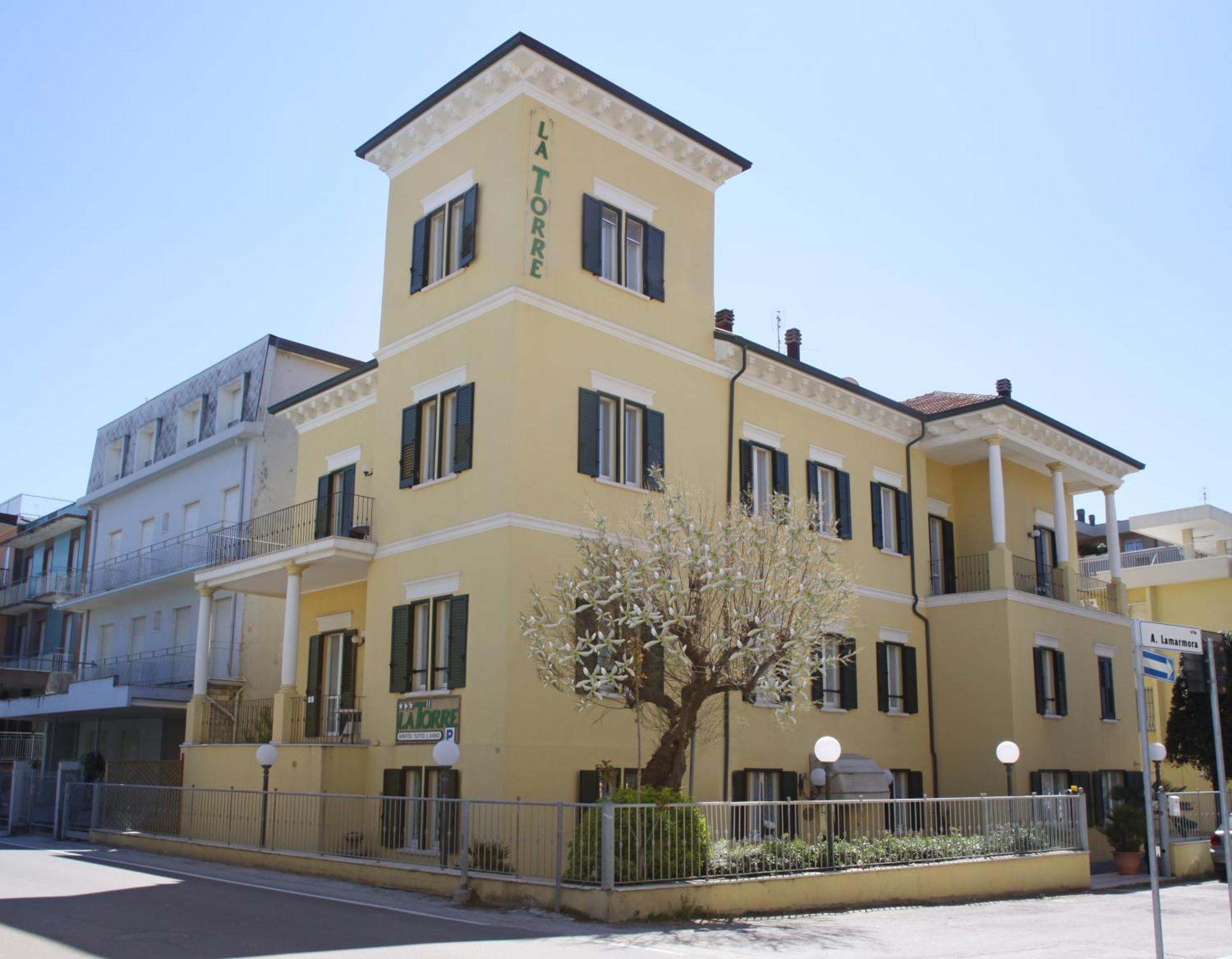 Hotel La Torre Rimini Buitenkant foto