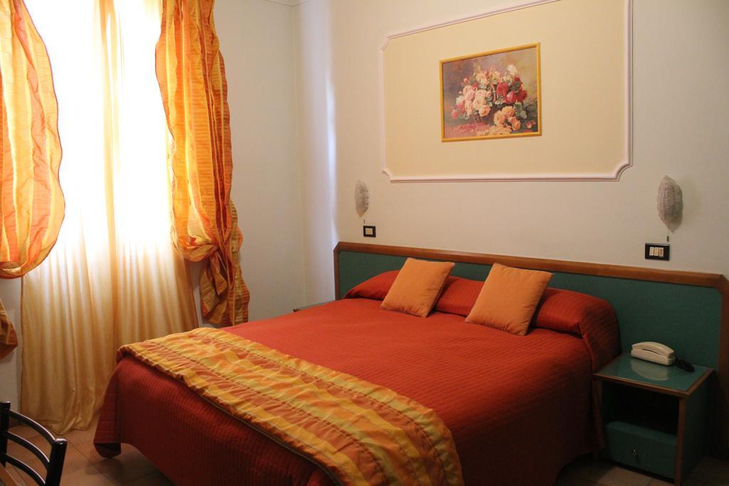 Hotel La Torre Rimini Buitenkant foto