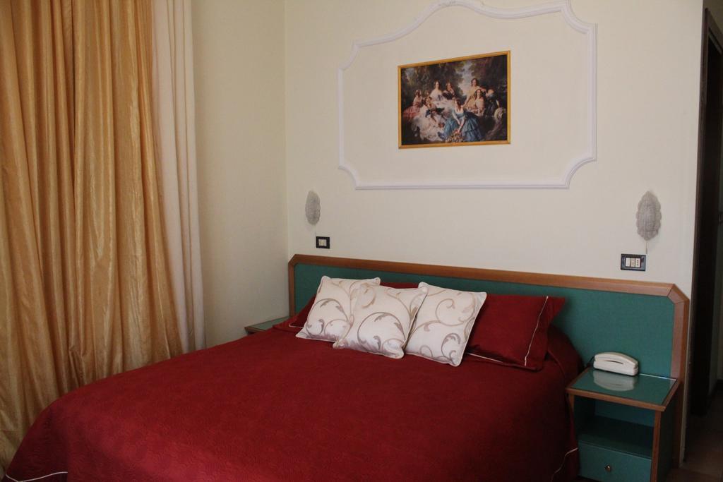 Hotel La Torre Rimini Buitenkant foto