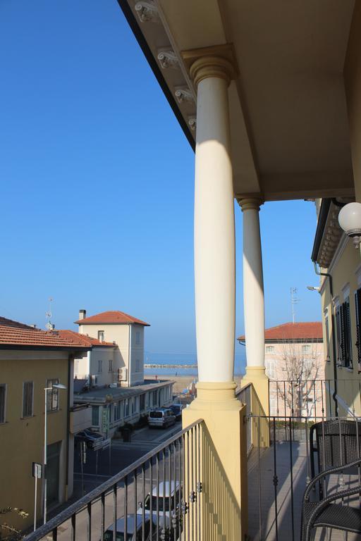 Hotel La Torre Rimini Buitenkant foto