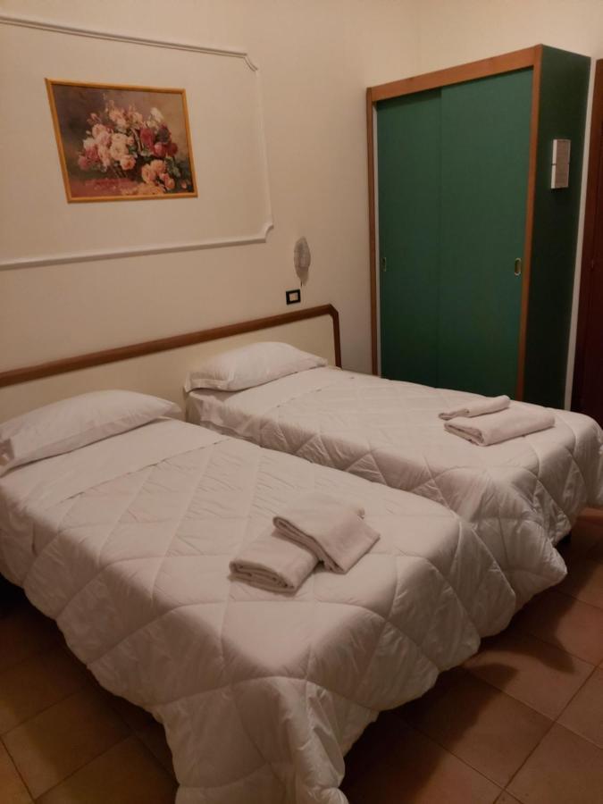 Hotel La Torre Rimini Buitenkant foto