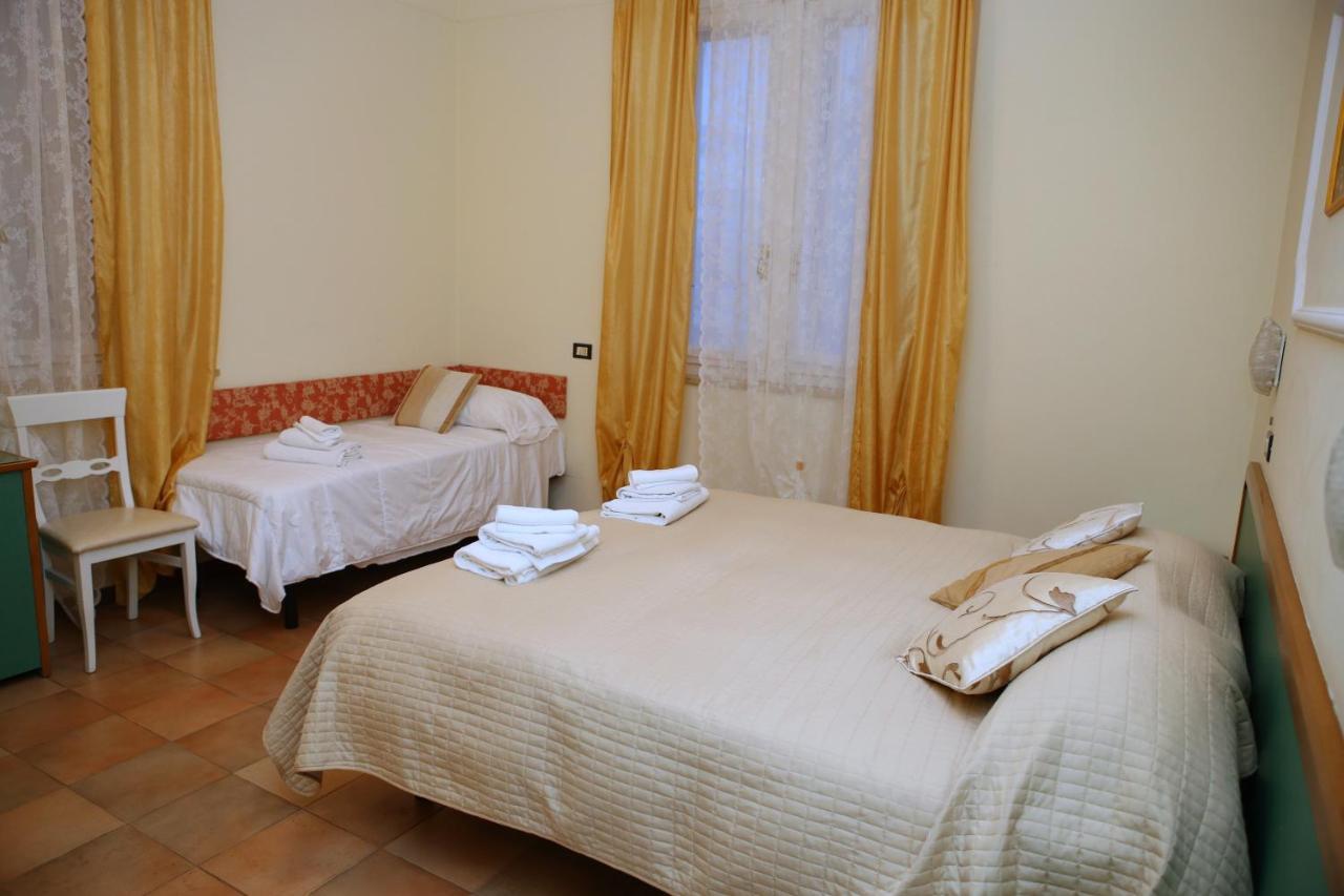Hotel La Torre Rimini Buitenkant foto