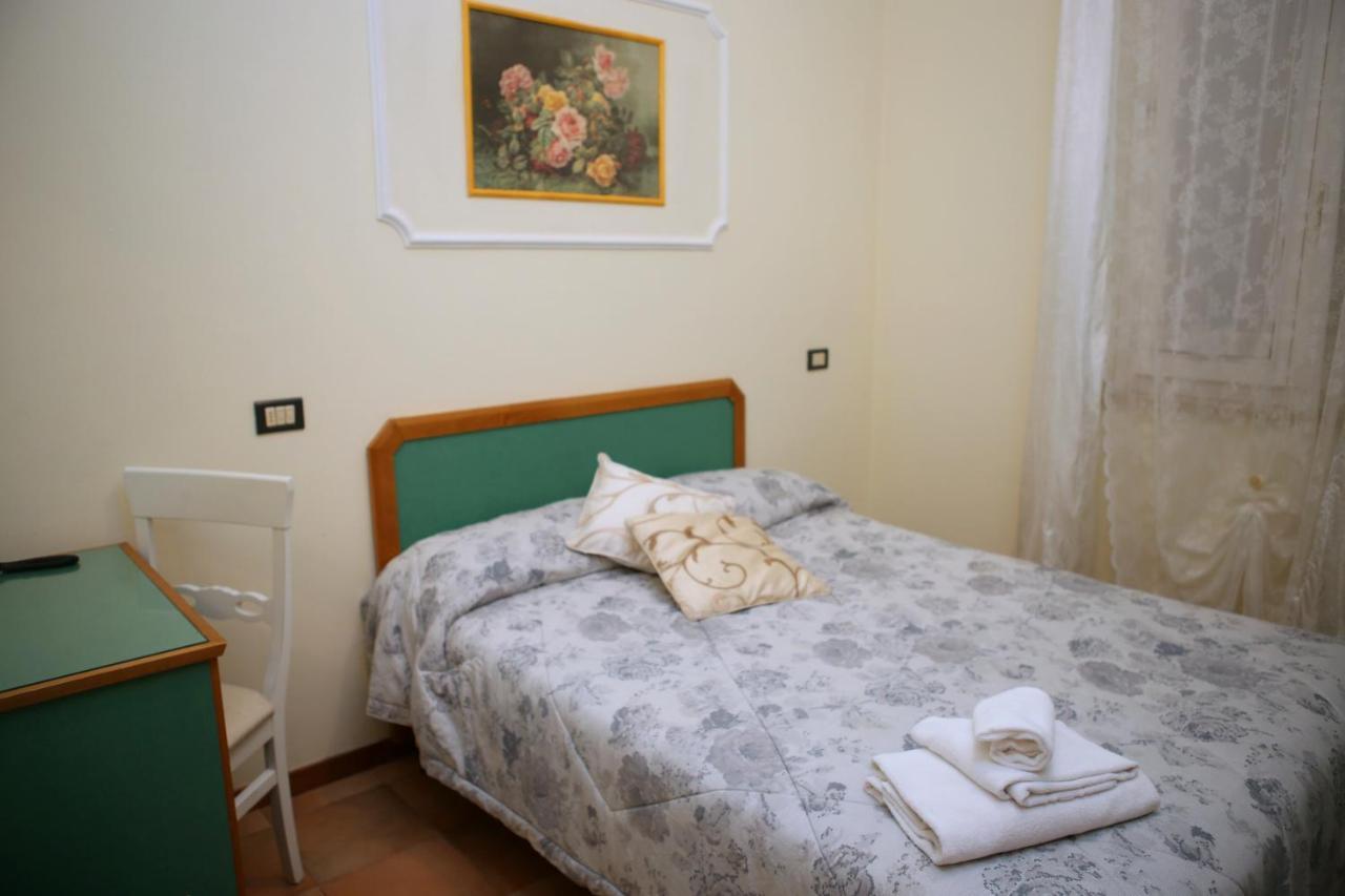 Hotel La Torre Rimini Buitenkant foto
