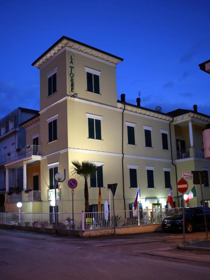 Hotel La Torre Rimini Buitenkant foto