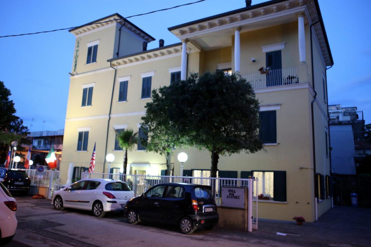 Hotel La Torre Rimini Buitenkant foto