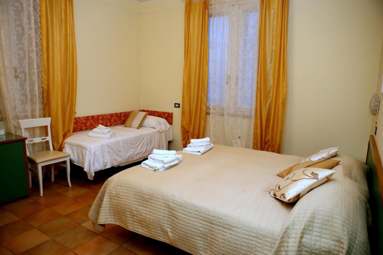 Hotel La Torre Rimini Buitenkant foto