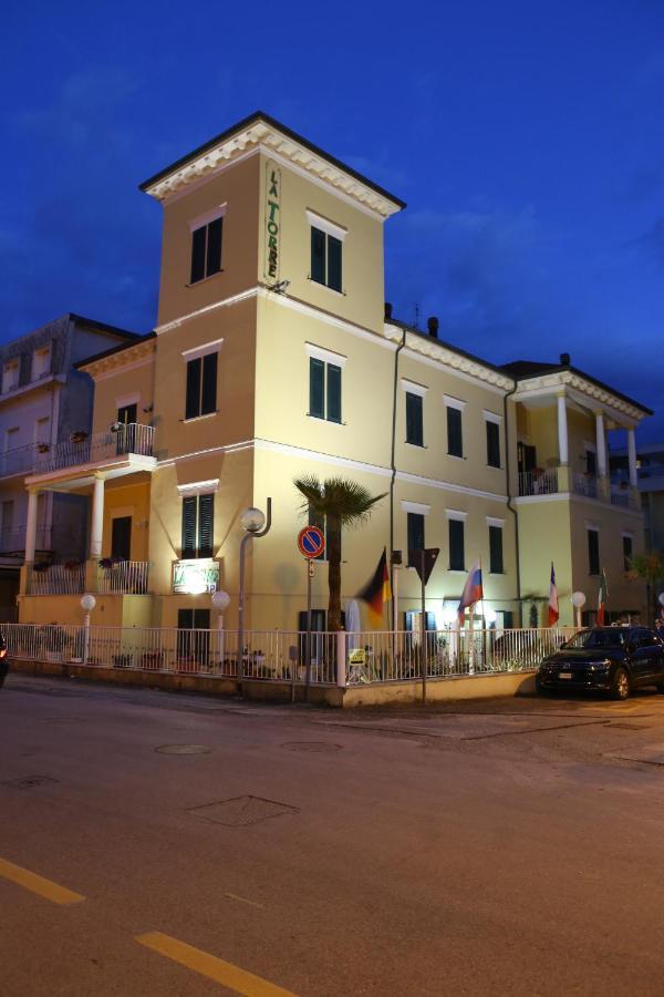 Hotel La Torre Rimini Buitenkant foto