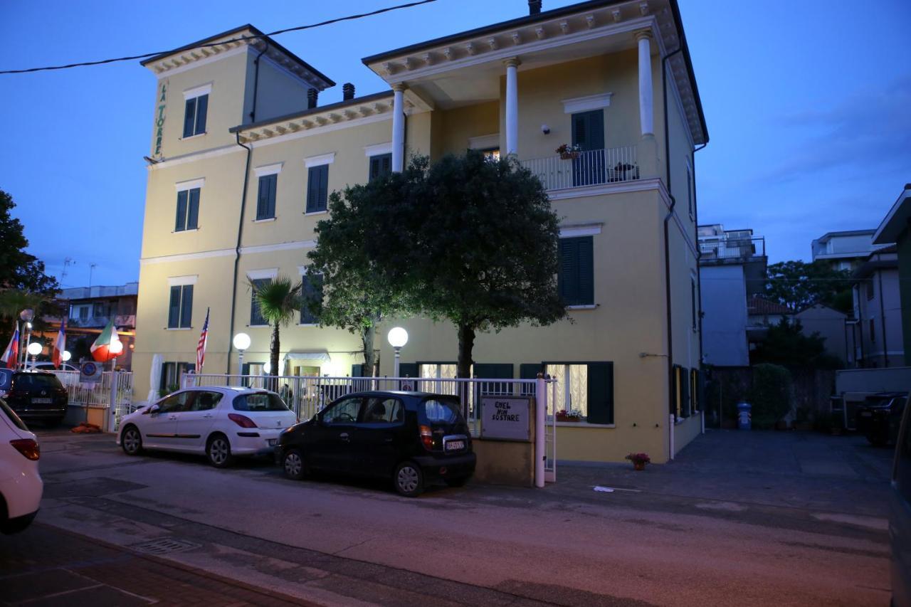 Hotel La Torre Rimini Buitenkant foto