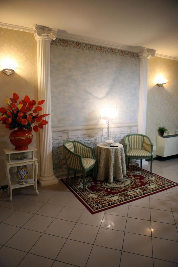 Hotel La Torre Rimini Buitenkant foto