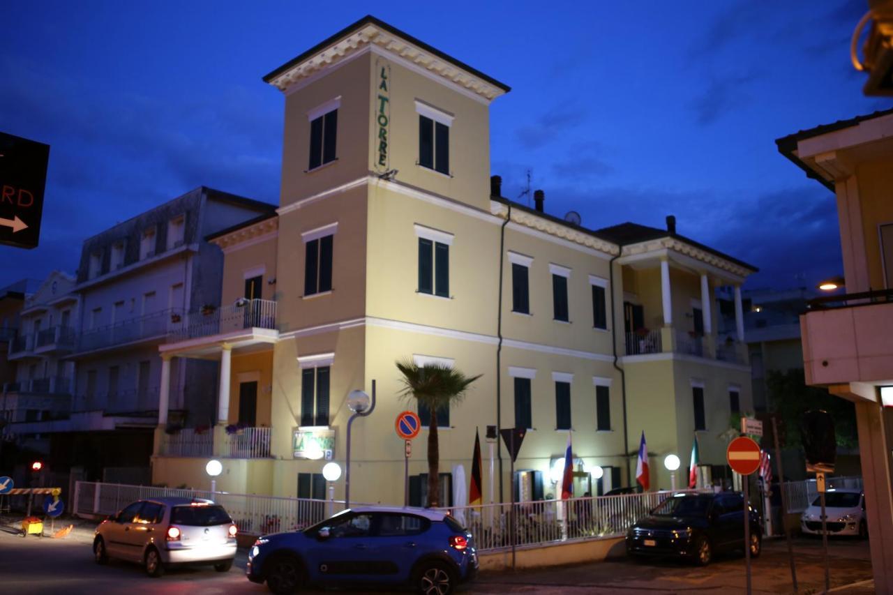 Hotel La Torre Rimini Buitenkant foto