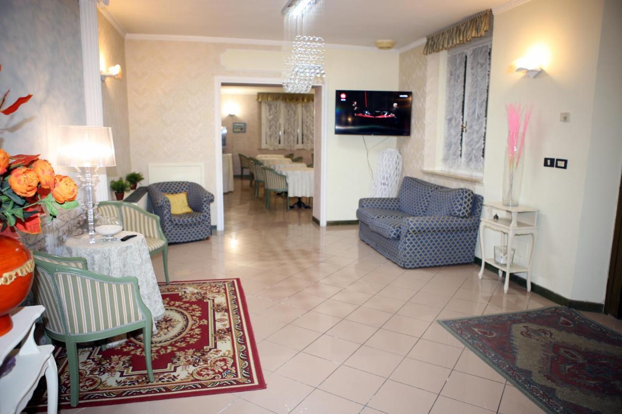 Hotel La Torre Rimini Buitenkant foto